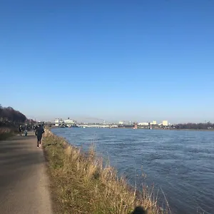  Apartment Rheinblick Sommershof