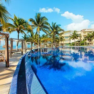 https://the-beach-residences-riviera-maya.quintano-roohotels.com